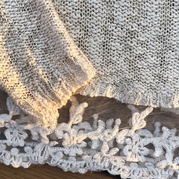 Olivia Sky Loose Knit Beachy Lace trimmed Neutral Cream sweater Sz M - Picture 4 of 8